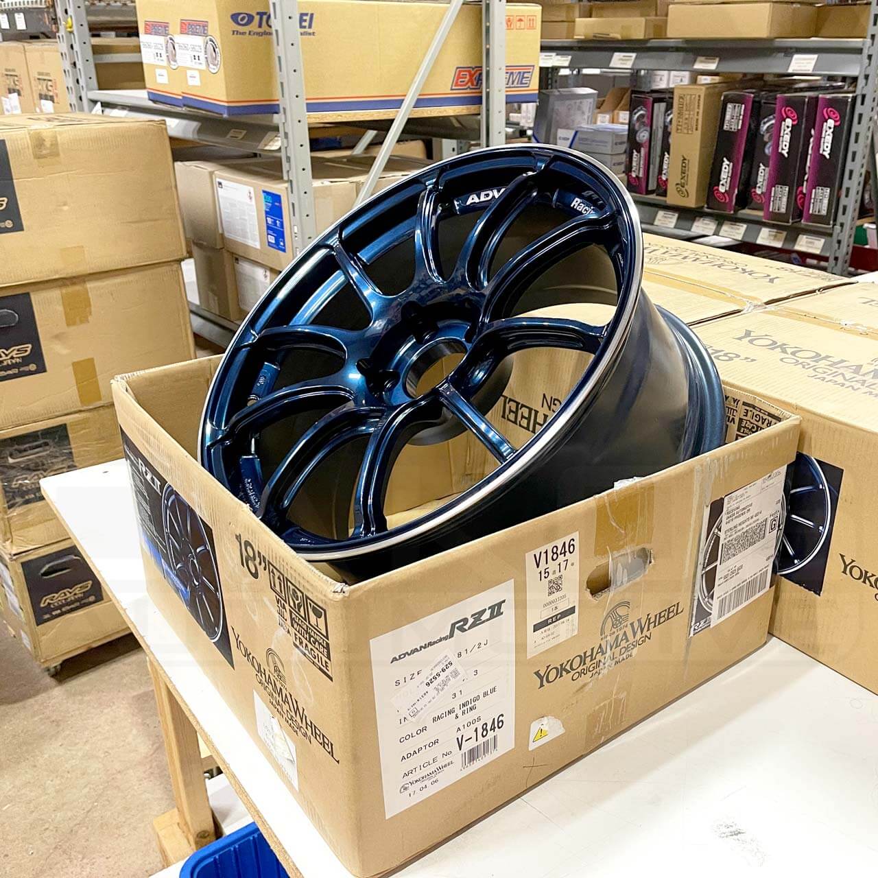 ADVAN RZII Wheel - 18x9.5 / +35 / 5x114.3 - Racing Indigo Blue & Ring - Angle 4