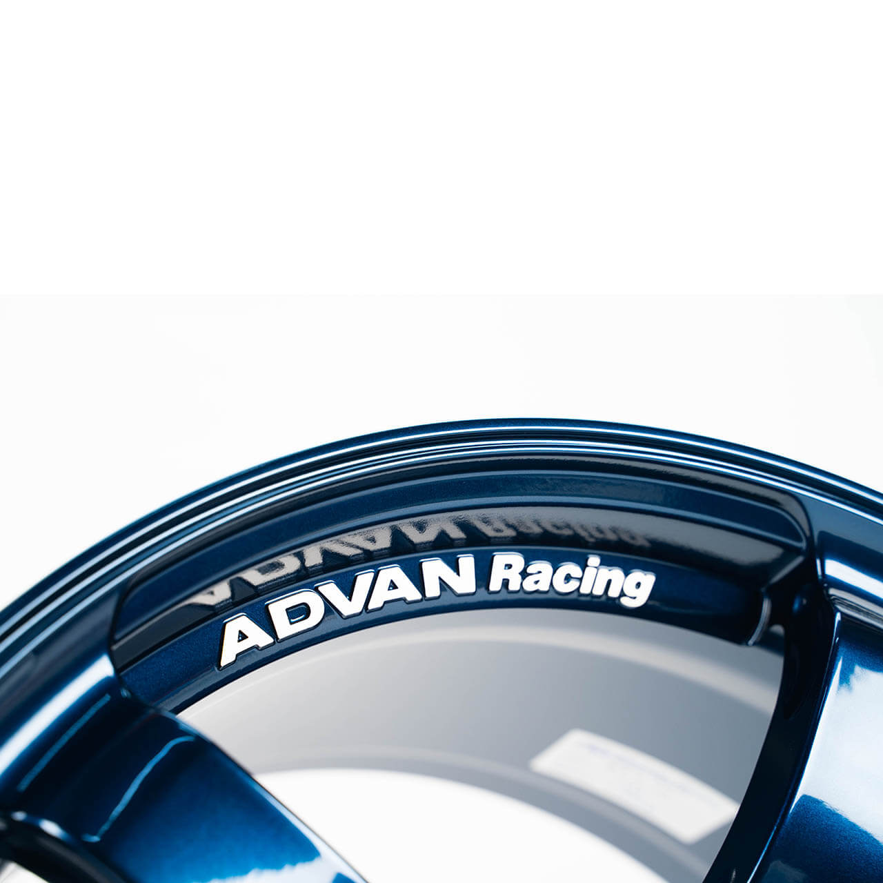 ADVAN TC-4 Wheel - 18x9.5 / +38 / 5x120 - Racing Indigo Blue (No Ring) - Angle 3