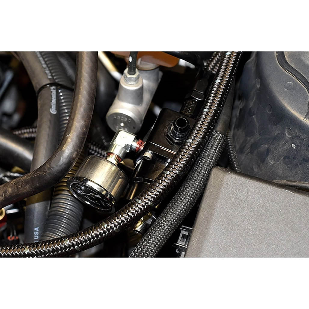 IAG Liquid Filled Fuel Pressure Gauge (Black Face, 0-100psi) - Angle 3